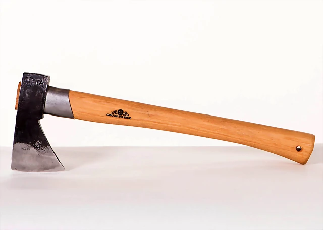 425-outdoor-axe-2-1440x1026 425-outdoor-axe-2-1440x1026
