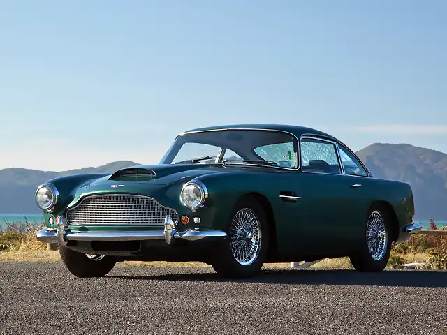 Aston Martin DB4 - 02