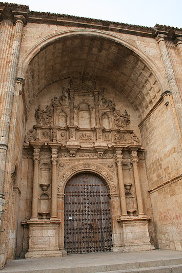 CUENCA ALARCON   IGLESIA DE SANTA MARIA S.XVI RENACENTISTA DE FUERTE ASCENDENCIA PLATERESCA .