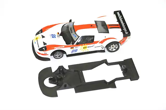 SP600016 chassis + body Ford GT -NINCO-