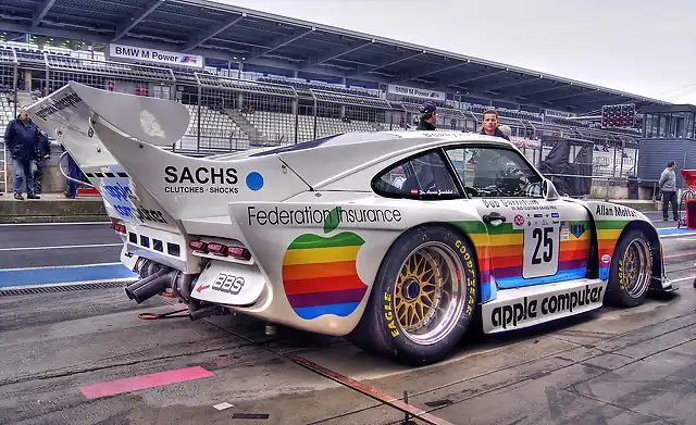 apple-computer-porsche-935-41