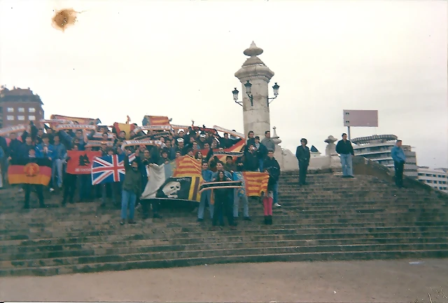 yomus valencia - barcelona 90-91 posando escaleras