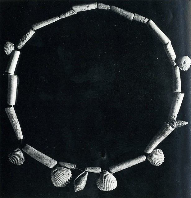 Collar de cuentas, h. 28.000 aC, Moravia