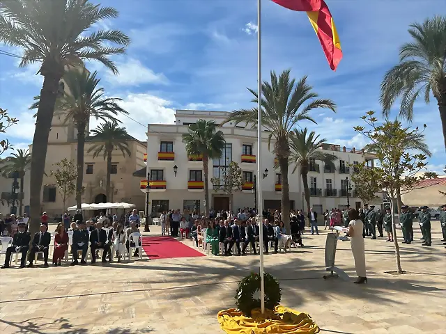 La alcaldesa de Albox, Mari&#769;a del Mar Alfonso ha reconocido la labor de la Guardia Civil