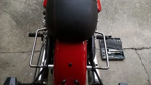 3 3