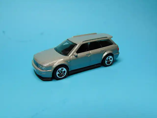 Avant RS2 '94 Hot Wheels 13.02.10