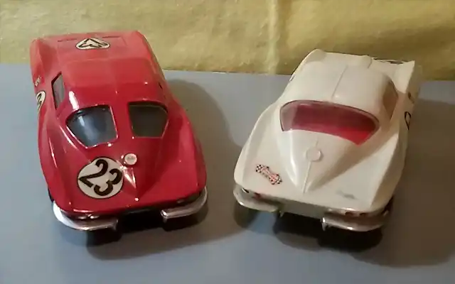 Revell Corvettes (8)