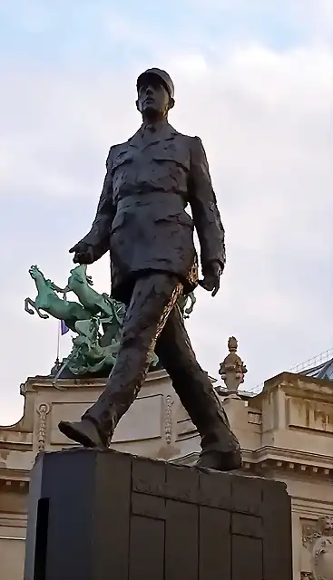 Estatua De Gaulle