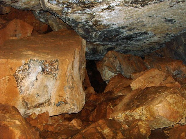interior de la cueva