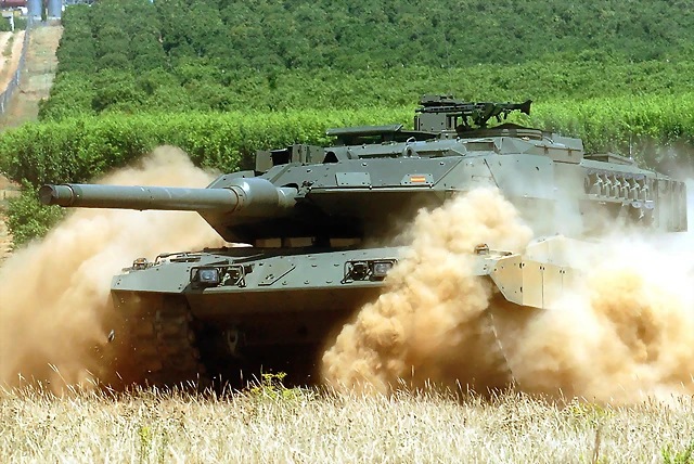 Carro_combate_Leopard_2E