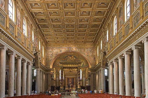 Santa-Maria-Maggiore-Basilica_Santa-Maria-Maggiore-interior-view_3258