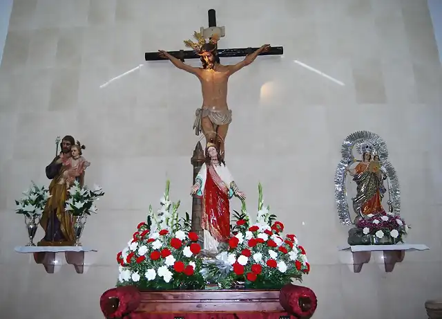 Altar Parroquia-con Sta. Barbara