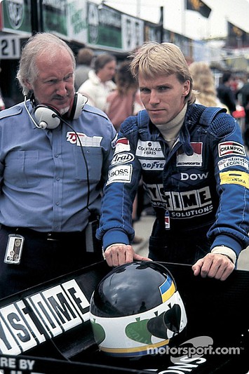 f1-british-gp-1984-stefan-johansson-with-tyrrell-designer-maurice-philippe