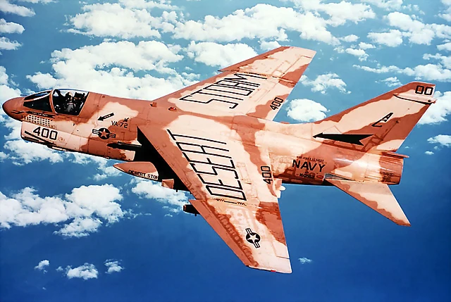 Vought A-7E Corsair II del escuadron VA-72 Blue Hawks. Año 1991 Vought A-7E Corsair II del escuadron VA-72 Blue Hawks. Año 1991