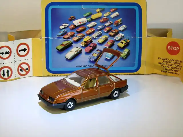 1070 Ford Sierra naranja int amarillo 1