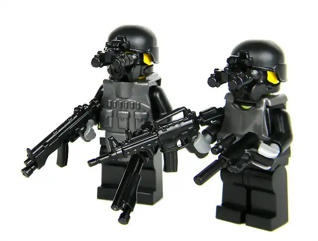 Dos miembros de las Fuerzas Especiales Lego