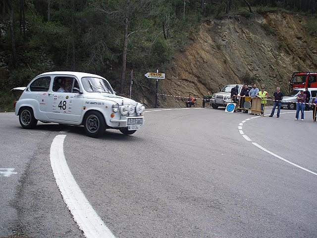 600 Abarth blanco en Rallye