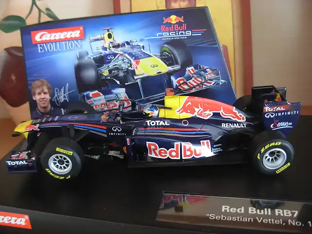 04 RED BULL RB7