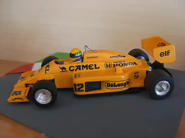 39 LOTUS-HONDA 99T