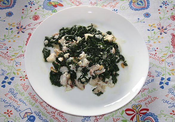 Chacarona salteada con espinacas Chacarona salteada con espinacas