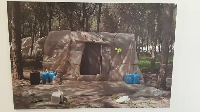 16.03.15-Exposicion fotos en M. de RT-ASNUCI-Campamento migrantes en Lepe (42)