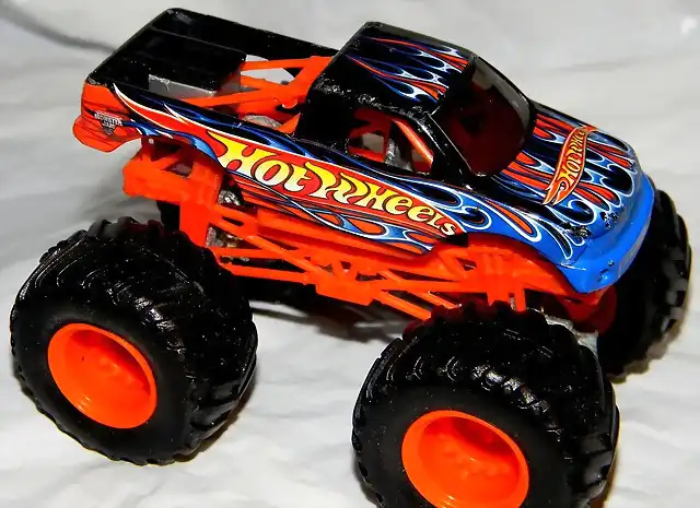 2004b 41 Hot Wheels toy1