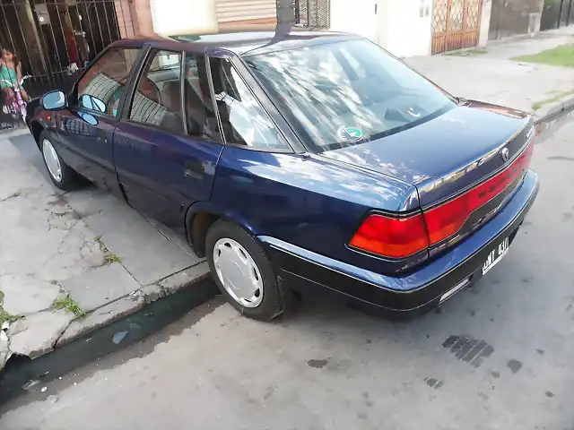 vendo-daewoo-espero-20-cd-azul-de-coleccion-439101-MLA20277752804_042015-F