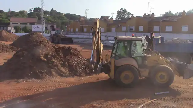 Cesped nuevo para campo de futbol en M. de Riotinto--Fot.J.Ch.Q.-17.06.2014.jpg (6)