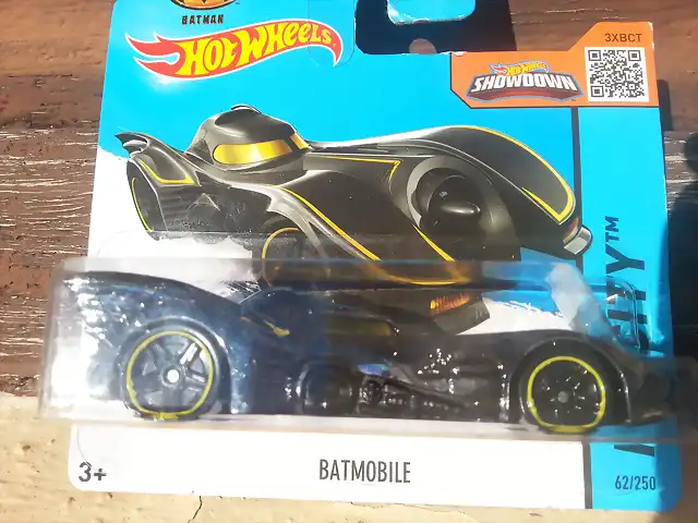 BATMAN - BATMOBILE '89 3