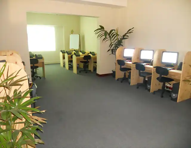 CALL CENTER TRAINING AREA