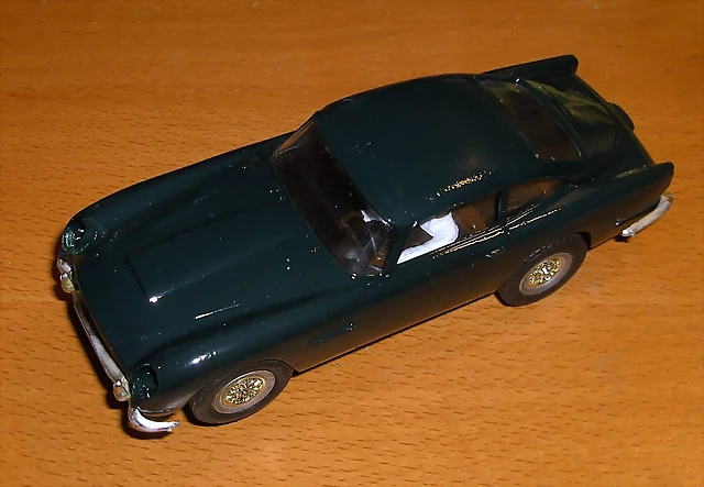 Aston Martin DB5 Verde Oscuro 5 Aston Martin DB5 Verde Oscuro 5