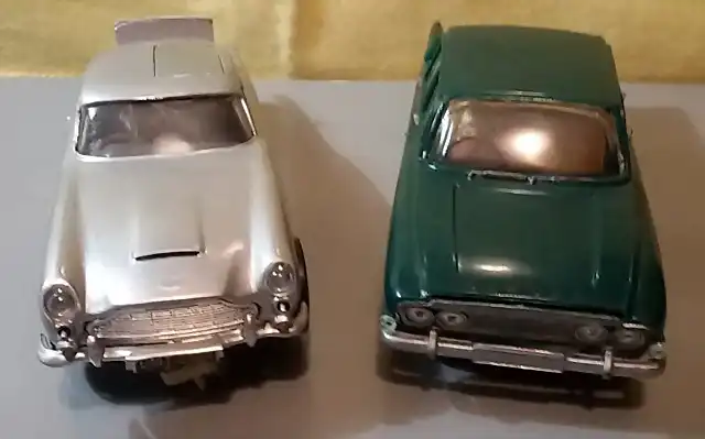 Airfix Aston & Zodiac (7)