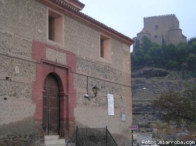 Fachada Principal Iglesia Grgal y Castillo