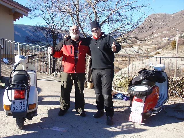 99 Quinta parte. La accidentada vuelta a casa, Cali en moto, Fox en coche. (6) 99 Quinta parte. La accidentada vuelta a casa, Cali en moto, Fox en coche. (6)