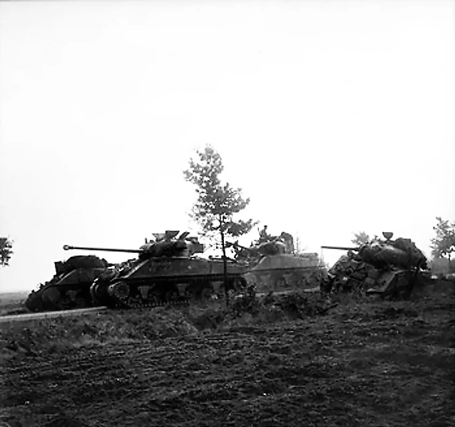 Sherman_Firefly_tank_of_the_Irish_Guards_Group