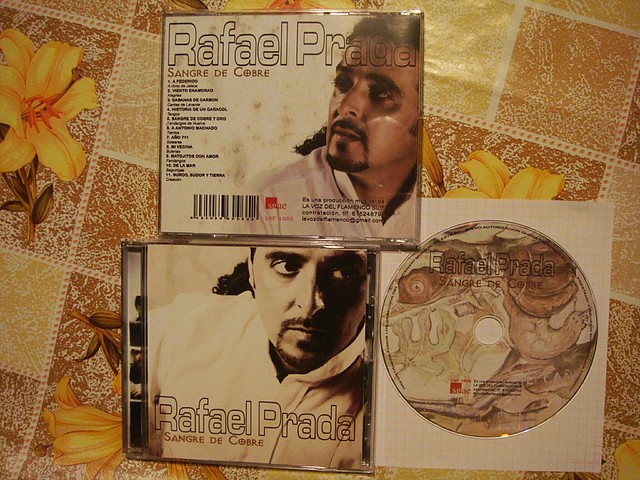 hi-Rafael Prada de Riotinto-presenta un disco-Fot.J.Ch.Q.-26-05