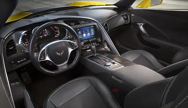 2015-Chevrolet-CorvetteZ06-024