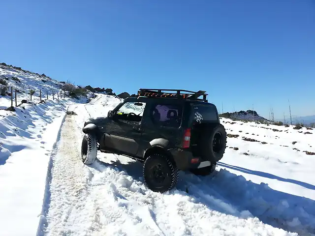 Jimny en la nieve 02