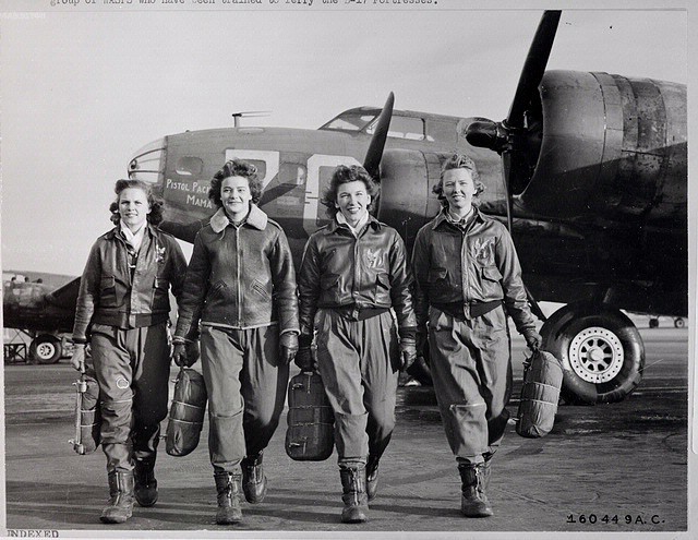 Miembras de la WASP. Women Airforce Service Pilots. WWII. Campo de Lockbourne.. Mujeres piloto civiles que no entraban en combate Miembras de la WASP. Women Airforce Service Pilots. WWII. Campo de Lockbourne.. Mujeres piloto civiles que no entraban en combate