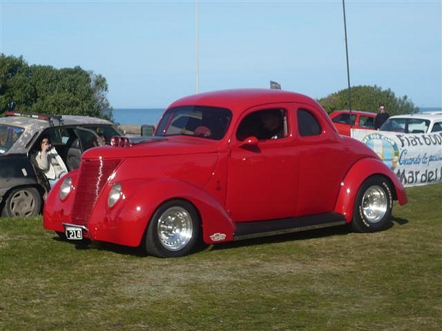 P1110572 (Small) P1110572 (Small)