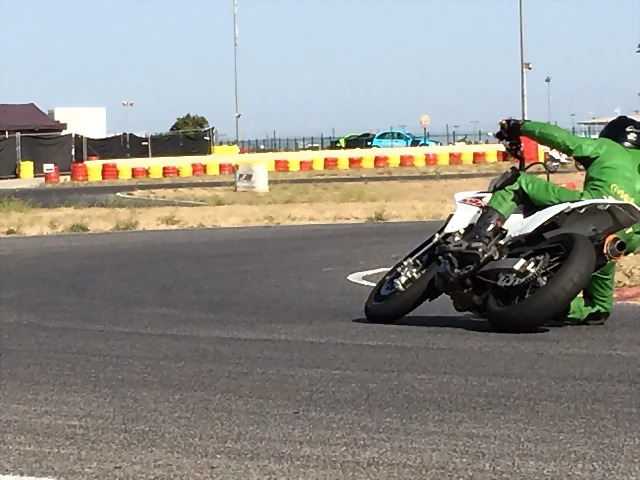 Dani DRZ Foto 08-06-14 18 02 44 Dani DRZ Foto 08-06-14 18 02 44