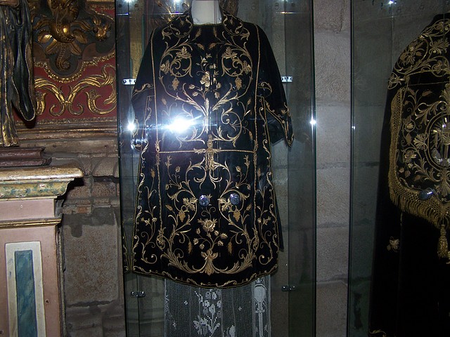 Terno Negro Catedral Tuy Dalmática