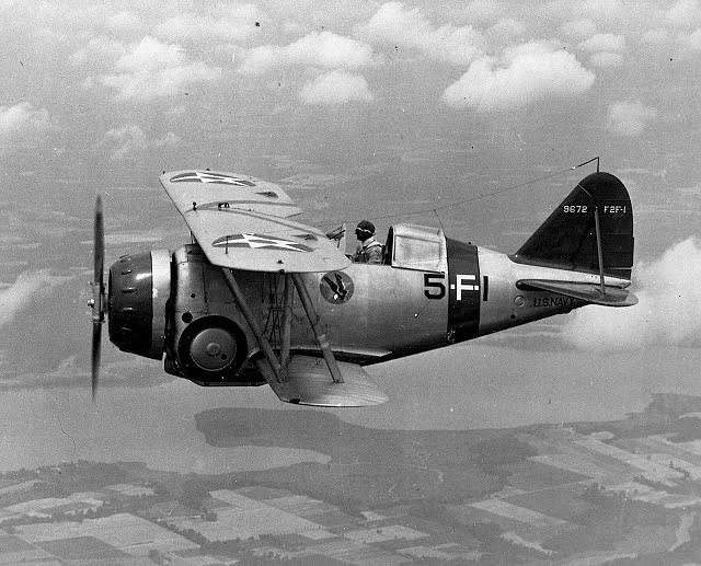 Caza Grumman F2FEscuadrn de Caza VF-5B en julio de 1938. ,