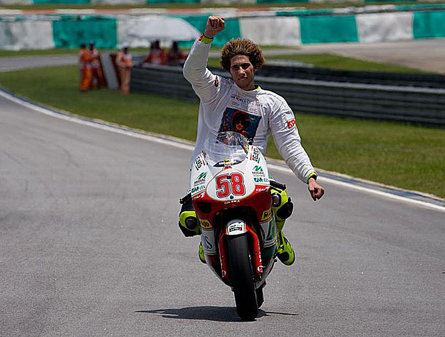 Simoncelli sin casco