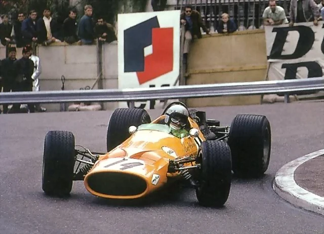 McLaren M2B - Monaco '66 - Bruce McLaren b McLaren M2B - Monaco '66 - Bruce McLaren b