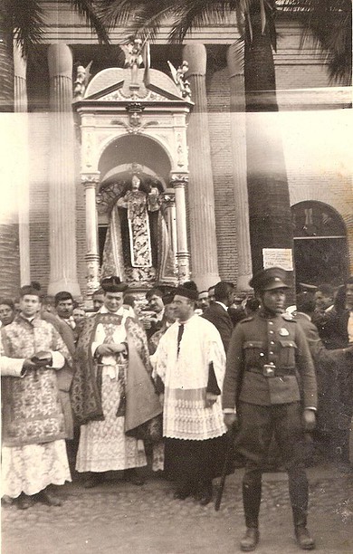 Comienza la procesi?n de la Virgen del Carmen el d?a 6 de Octubre de 1928 presidida por el diocesano de Colchagua Monse?or Alfredo Salas Galarce.