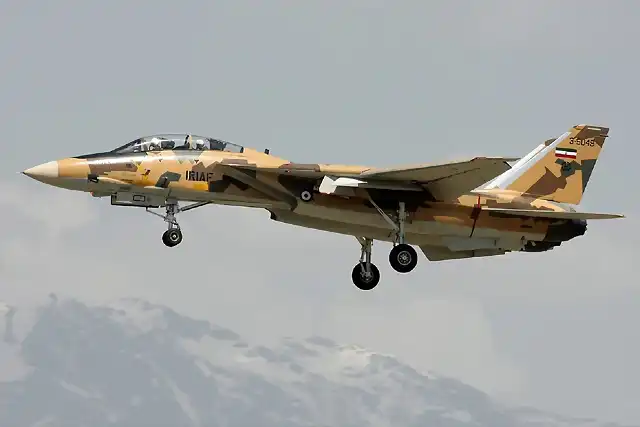 Iranian_AF_F-14_Tomcat_landing_at_Mehrabad