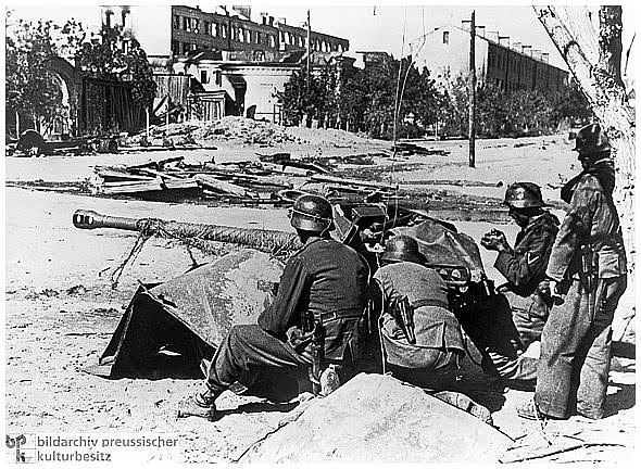 second-world-war-stalingrad-german-anti-tank-gun