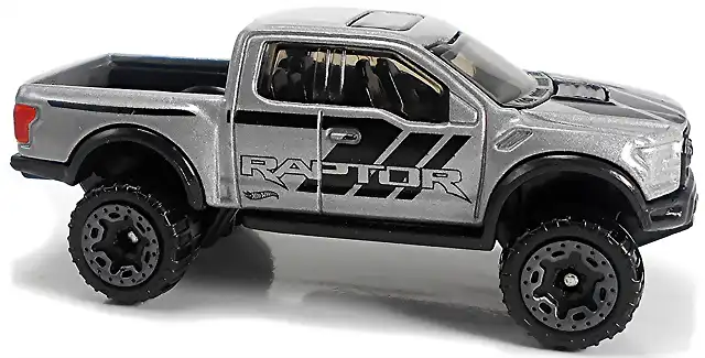 12 17-Ford-F-150-Raptor-m