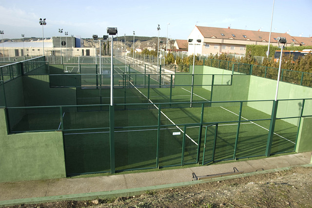 arreglo pistas padel Polideportivo Sureste (10-12-10)